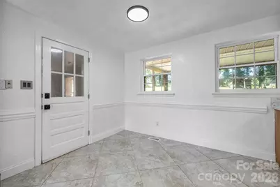 2823 39th Avenue NE, Hickory, NC 28601 - Photo 11