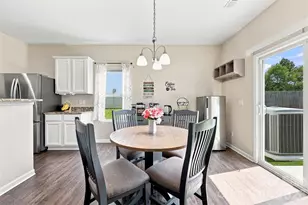 8219 Paw Valley Ln, Charlotte, NC 28214 - Photo 5