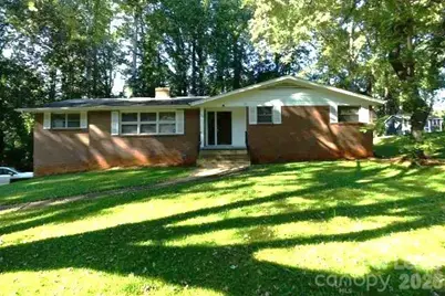 736 12th Avenue NW, Hickory, NC 28601 - Photo 3