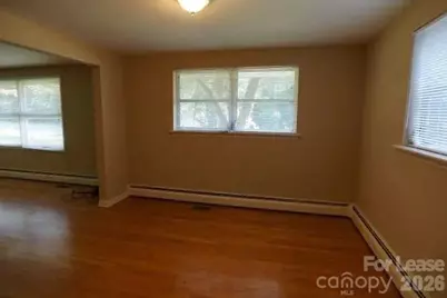 736 12th Avenue NW, Hickory, NC 28601 - Photo 5