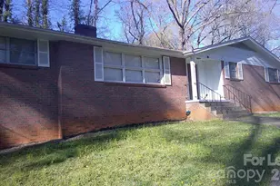 736 12th Ave NW, Hickory, NC 28601 - Photo 1