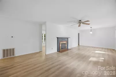 737 Lakeview Drive, Henderson, NC 27536 - Photo 5