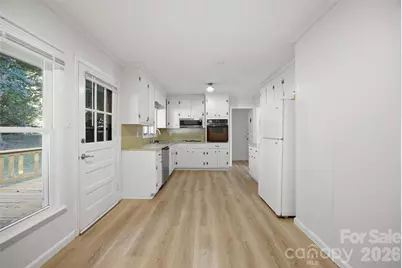 737 Lakeview Drive, Henderson, NC 27536 - Photo 3