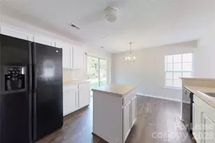 2024 Pimpernel Rd, Charlotte, NC 28213 - Photo 5