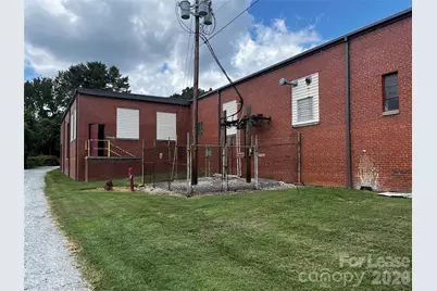 1495 N Main Street, Hendersonville, NC 28792 - Photo 9