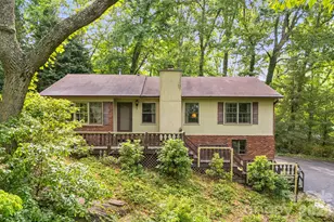 636 Goldview Dr, Hendersonville, NC 28791 - Photo 1