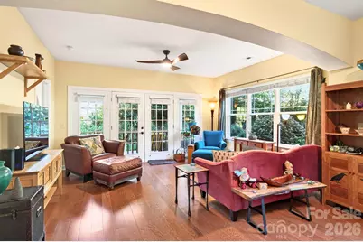 40 Hyannis Drive #203, Asheville, NC 28804 - Photo 3