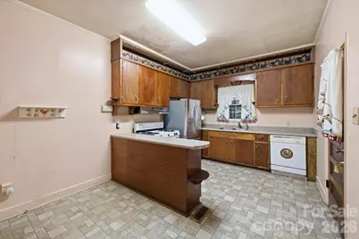 8512 Colgate Circle, Charlotte, NC 28214 - Photo 11