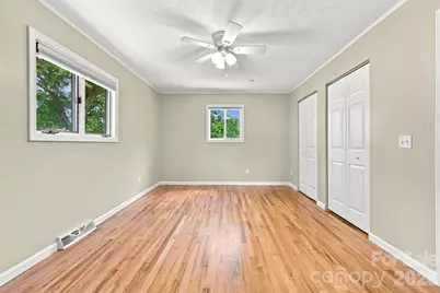 364 Pace Road, Hendersonville, NC 28792 - Photo 15