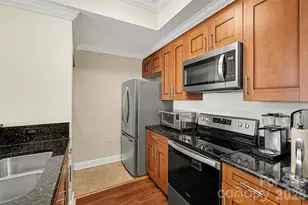 300 W 5th St, Charlotte, NC 28202 - Photo 9