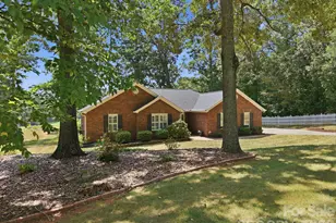712 Wildwood Dr, Salisbury, NC 28146 - Photo 3