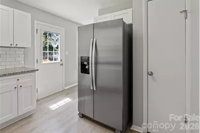 7100 Covecreek Drive, Charlotte, NC 28215 - Photo 11
