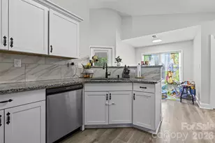 4049 Fincher Rd, Matthews, NC 28104 - Photo 11