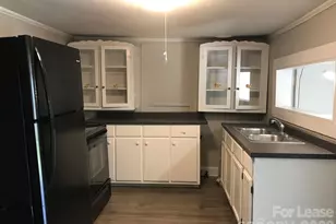 213 W King St, Kings Mountain, NC 28086 - Photo 3