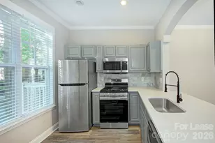 210 S Cedar St, Charlotte, NC 28202 - Photo 5