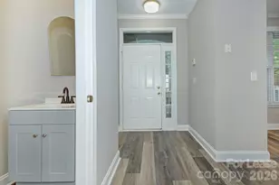 210 S Cedar St, Charlotte, NC 28202 - Photo 3