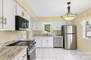 18 Foxmoor Ct, Etowah, NC 28729 - Photo 5