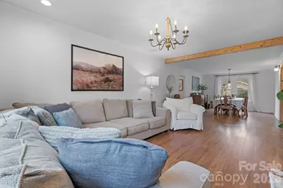 95 18th Avenue NW, Hickory, NC 28601 - Photo 5