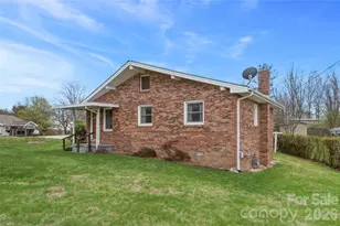 429 Jack St, Hendersonville, NC 28792 - Photo 1