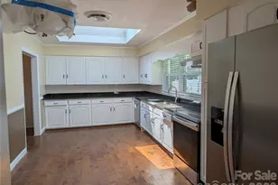 220 Augusta Dr, Statesville, NC 28625 - Photo 9