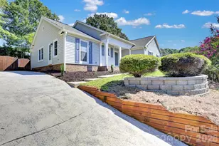 201 Sandymead Rd, Matthews, NC 28105 - Photo 1