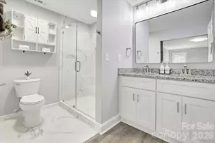 201 Sandymead Rd, Matthews, NC 28105 - Photo 23