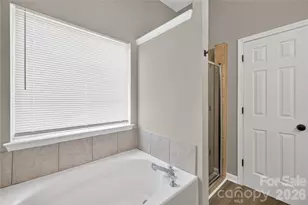 634 Longacre Dr, Charlotte, NC 28214 - Photo 21