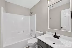 634 Longacre Dr, Charlotte, NC 28214 - Photo 15