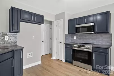 634 Longacre Drive, Charlotte, NC 28214 - Photo 11
