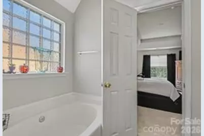5616 Linda Vista Lane, Charlotte, NC 28216 - Photo 17