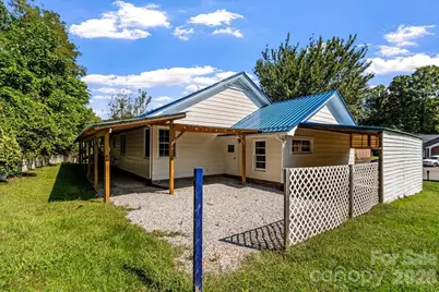 422 Altapass Highway, Spruce Pine, NC 28777 - Photo 3