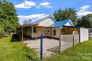 422 Altapass Hwy, Spruce Pine, NC 28777 - Photo 3