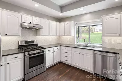 12512 Cliffcreek Drive, Huntersville, NC 28078 - Photo 5