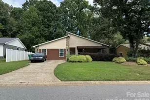 7626 Eastbourne Rd, Charlotte, NC 28227 - Photo 1