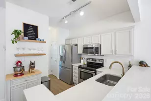 310 Ross Moore Ave, Charlotte, NC 28205 - Photo 7