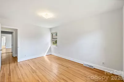 9436 Glen Brook Drive, Charlotte, NC 28215 - Photo 19