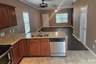 4657 Johnston Oehler Rd, Charlotte, NC 28269 - Photo 5