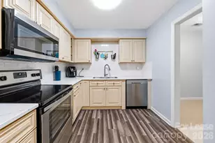 1051 Churchill Downs Ct, Charlotte, NC 28211 - Photo 13