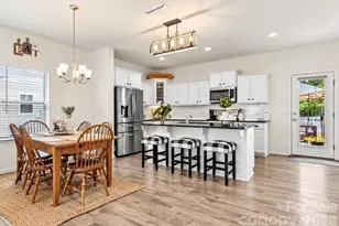 10304 Holly Park Dr, Charlotte, NC 28214 - Photo 7