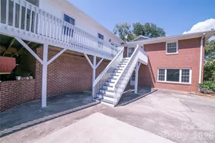 115 N Chestnut St, Morganton, NC 28655 - Photo 9