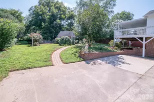 115 N Chestnut St, Morganton, NC 28655 - Photo 11
