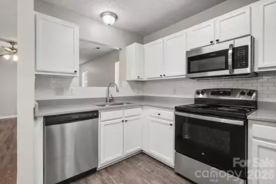 11207 Gold Pan Road, Charlotte, NC 28215 - Photo 7
