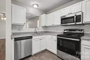 11207 Gold Pan Rd, Charlotte, NC 28215 - Photo 7