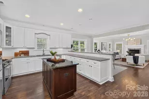 2562 Roseview Ln, Charlotte, NC 28205 - Photo 7