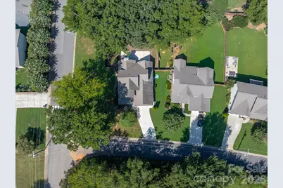 2562 Roseview Lane, Charlotte, NC 28205 - Photo 3