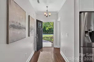 2562 Roseview Ln, Charlotte, NC 28205 - Photo 5