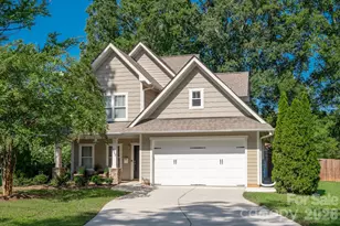 2562 Roseview Ln, Charlotte, NC 28205 - Photo 1