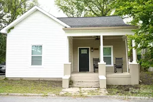 302 Cedar St, Lancaster, SC 29720 - Photo 1