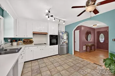 1442 Plumcrest Drive, Charlotte, NC 28216 - Photo 9