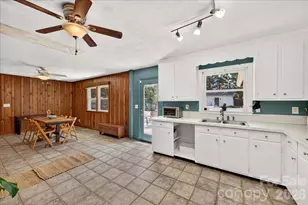 1442 Plumcrest Dr, Charlotte, NC 28216 - Photo 7